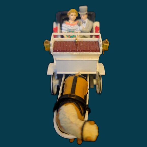 Carlton Horse & Buggy Bridal Couple‎ 1st Christmas Together 1998 - Picture 5 of 5